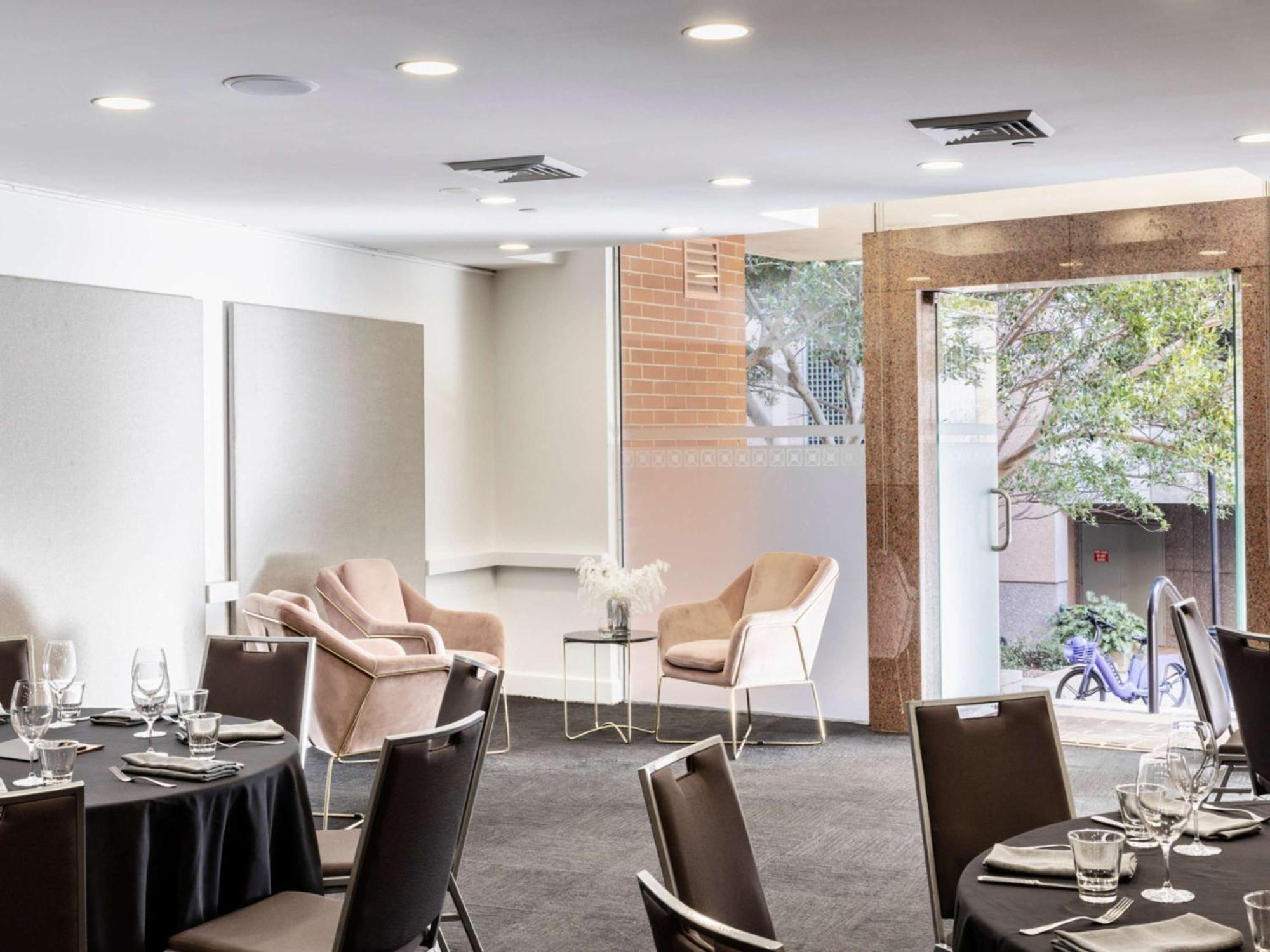 The Sebel Quay West Suites Сидни Екстериор снимка The Library