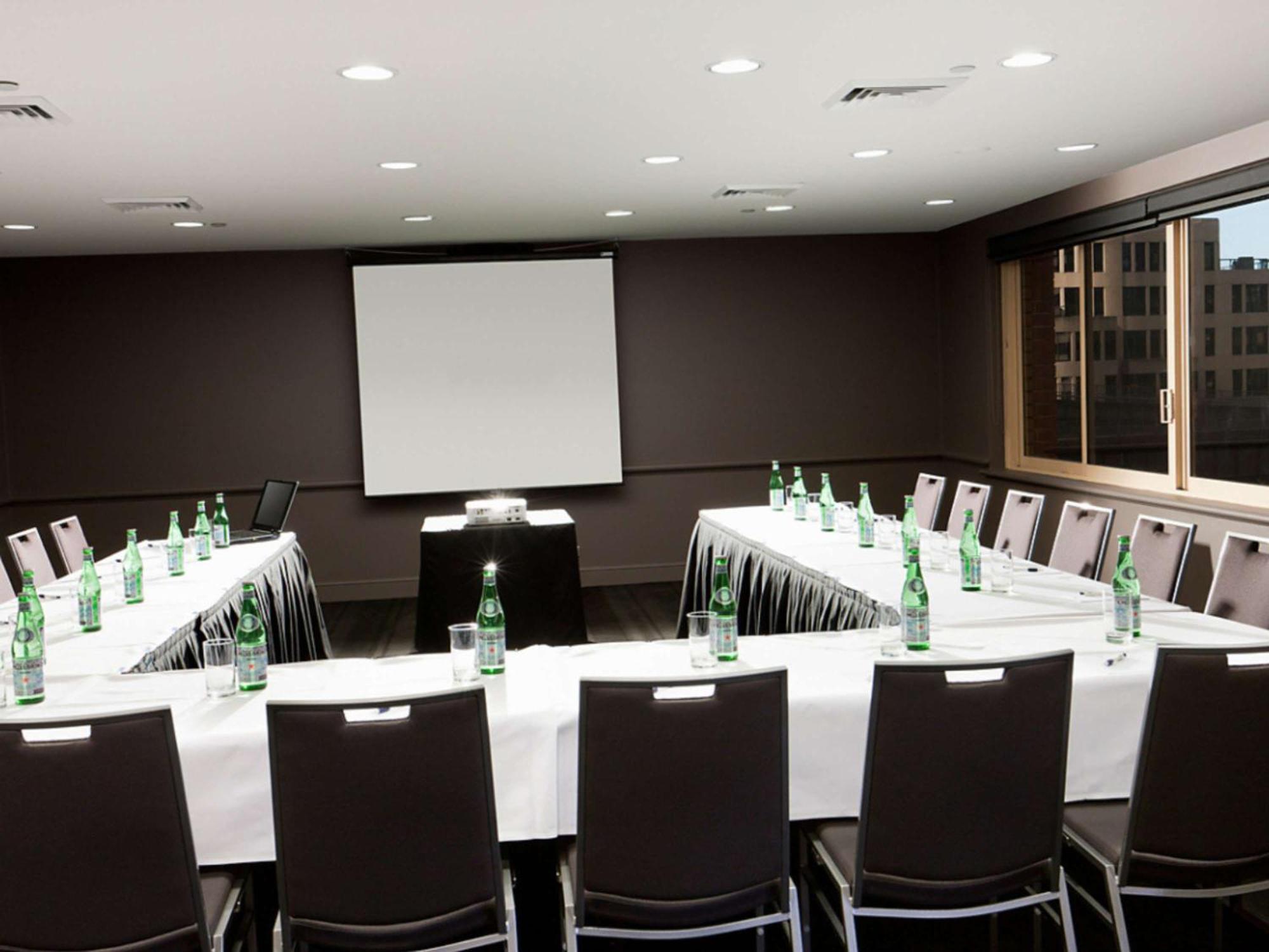 The Sebel Quay West Suites Сидни Екстериор снимка Meeting room