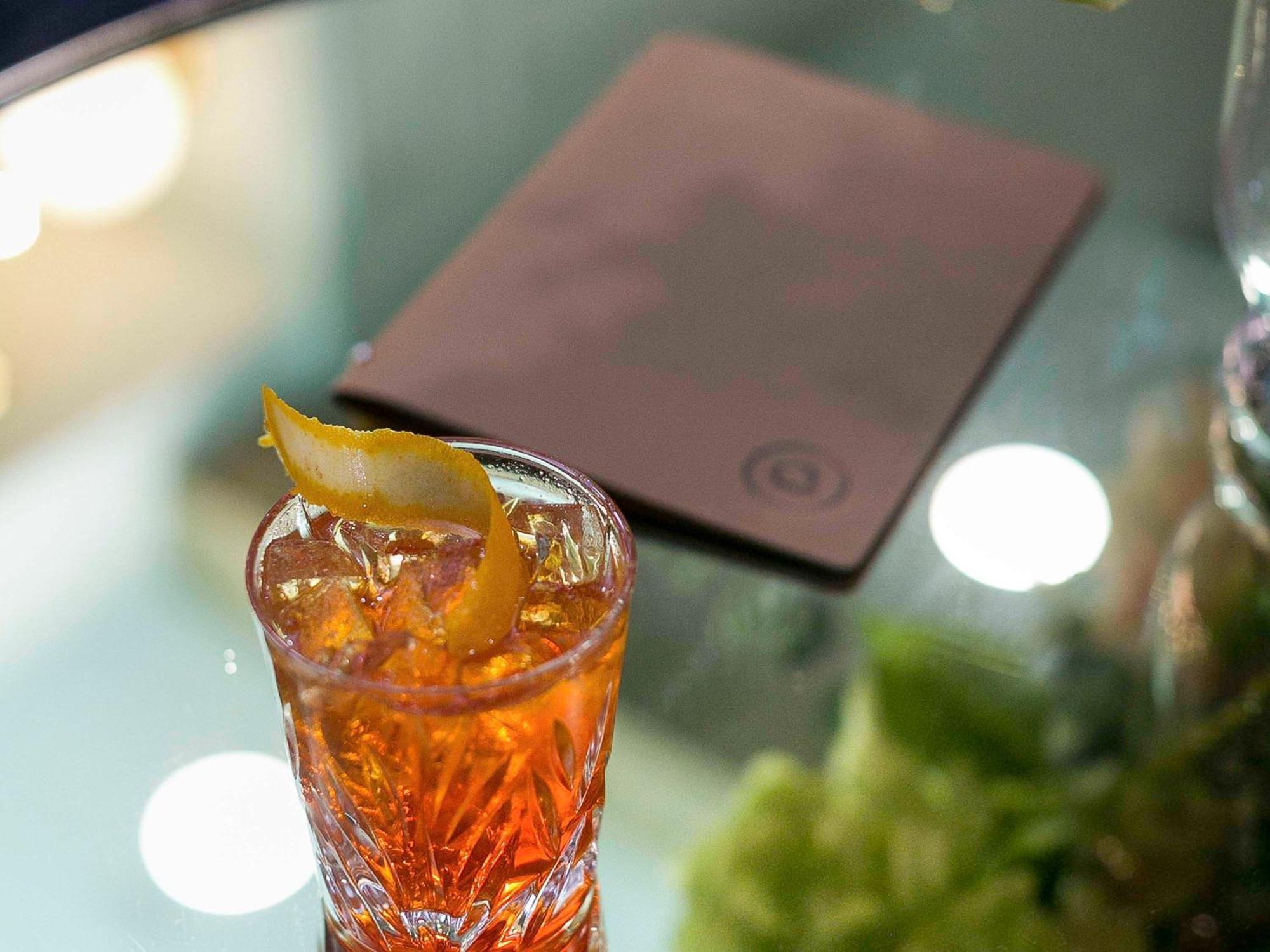 The Sebel Quay West Suites Сидни Екстериор снимка A Negroni cocktail